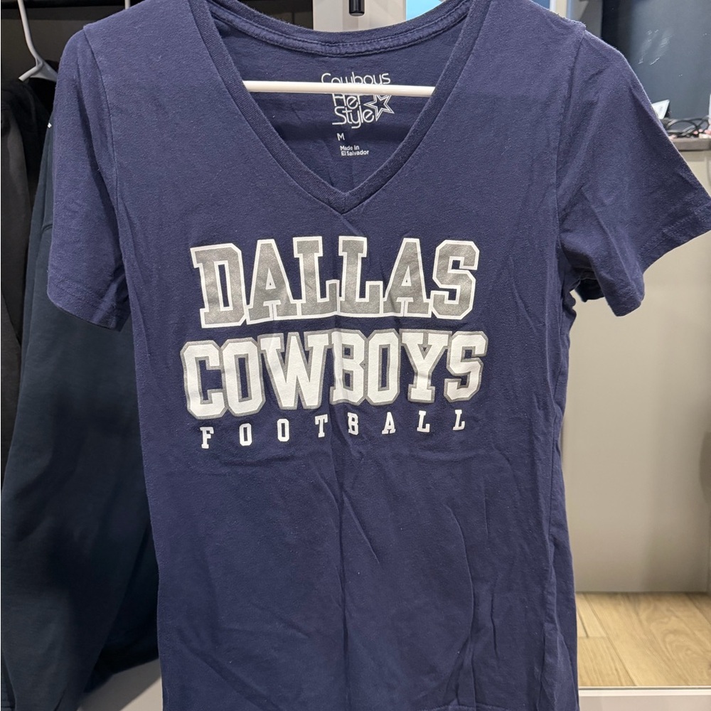 Dallas cowboys v neck